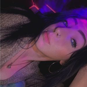 Meet your Posher, Hailey